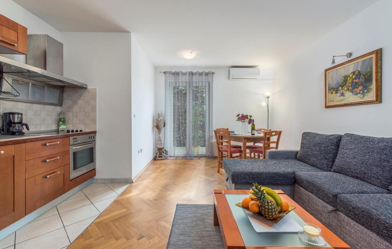 Apartment Amela โปเรช ภายนอก รูปภาพ